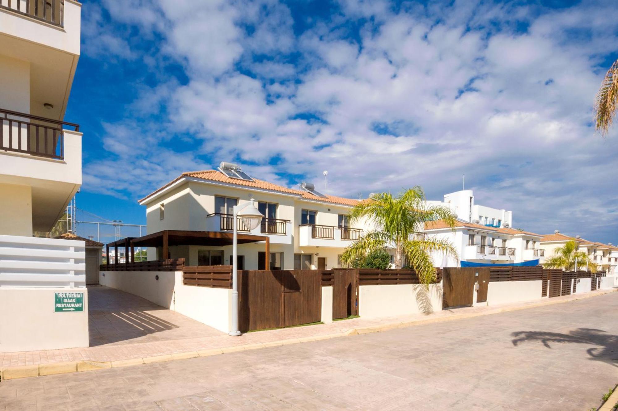 Villa Oasis Pernera Екстер'єр фото
