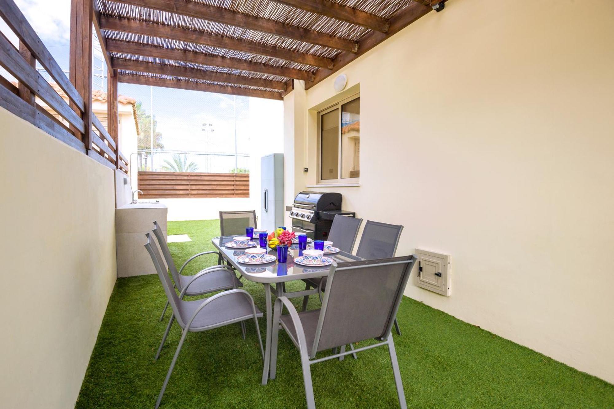 Villa Oasis Pernera Екстер'єр фото